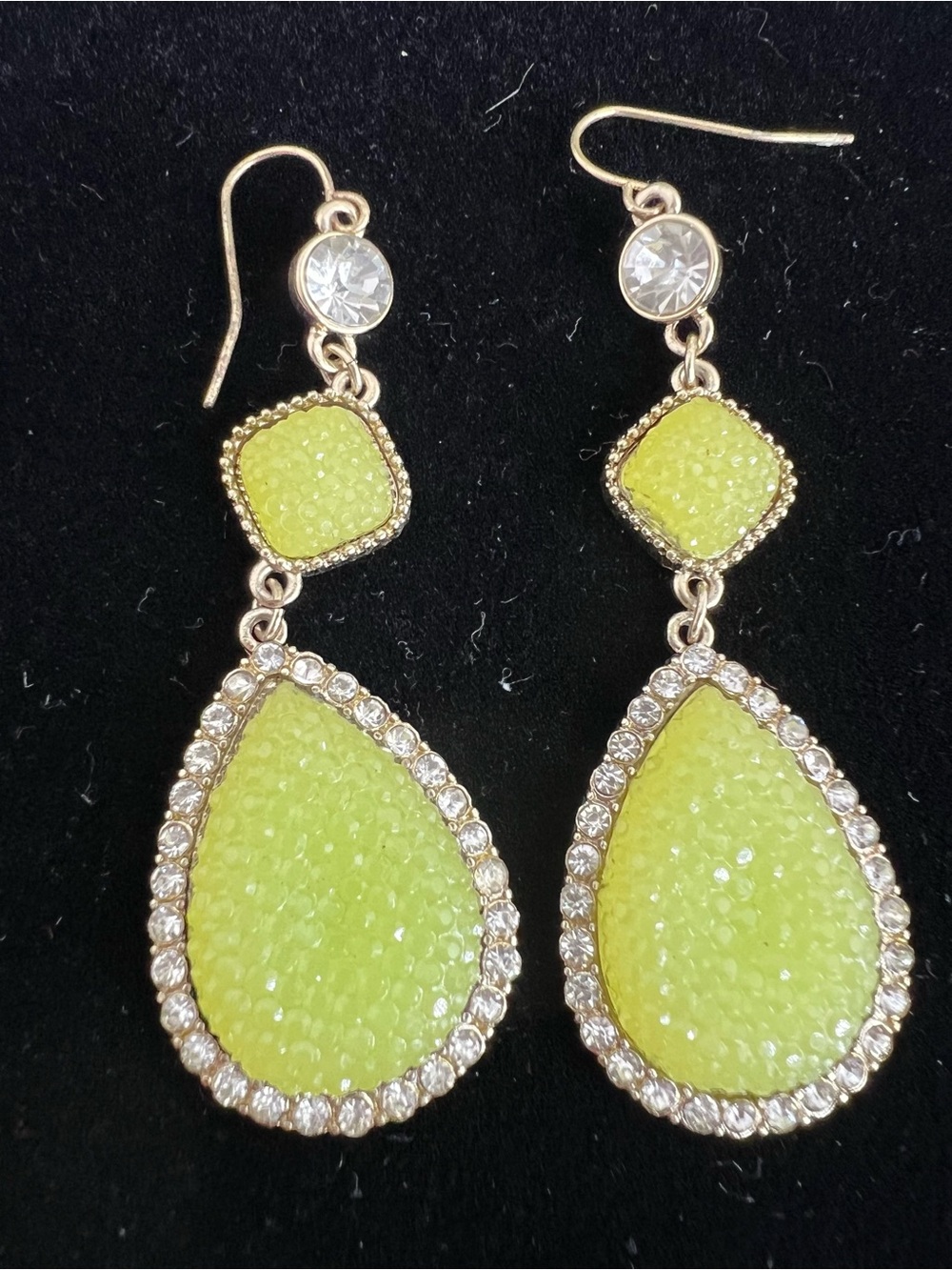 Brand New-Textured Drop Earrings
